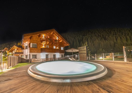 Foto Hotel Comploj